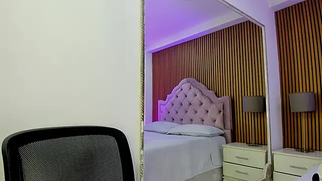 Starbutterflyy  online show from 11-30-25, 04:02