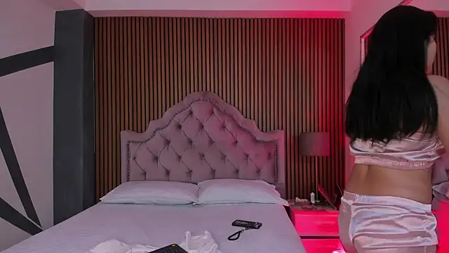 Starbutterflyy  online show from 10-28-25, 04:02