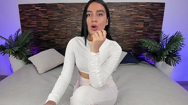 debra win online show from 10-22-25, 04:01