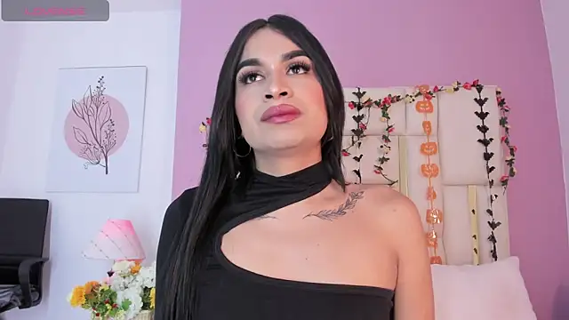 Snapshot of Silvana-Castro chatting on 10-07-25, 11:11 Silvana-Castro online show from 10-07-25, 11:11