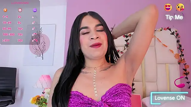Snapshot of Silvana-Castro chatting on 10-10-25, 11:55 Silvana-Castro online show from 10-10-25, 11:55