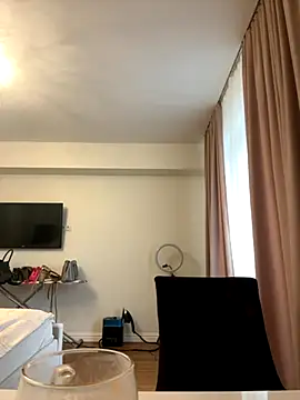 AmandaStoun online show from 09-25-25, 10:10