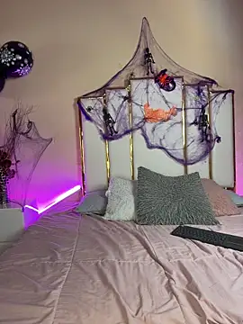 Alexandraa Gomez online show from 10-17-25, 08:43