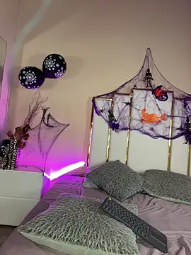 Alexandraa Gomez online show from 10-24-25, 09:03