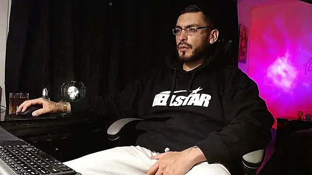 Snapshot of malek_xarx_ chatting on 02-11-26, 03:06 malek xarx online show from 02-11-26, 03:06