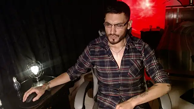 Snapshot of malek_xarx_ chatting on 02-10-26, 02:10 malek xarx online show from 02-10-26, 02:10