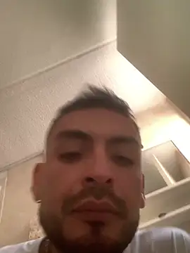 malek xarx  online show from 10-22-25, 07:02