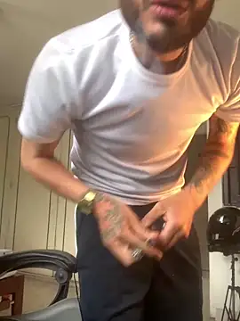 Snapshot of malek_xarx_ chatting on 02-19-26, 04:04 malek xarx online show from 02-19-26, 04:04