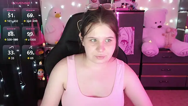 Snapshot of AmyVibess chatting on 10-15-25, 08:06 AmyVibess online show from 10-15-25, 08:06