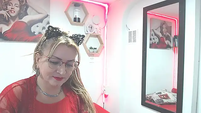 DIVAX MONSERRAT online show from 10-19-25, 03:59