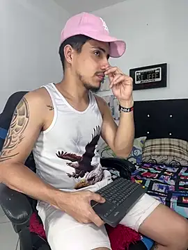 Snapshot of Luke_Stone chatting on 04-26-26, 08:28 Luke Stone online show from 04-26-26, 08:28