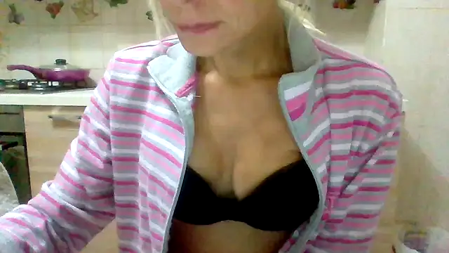Kelly80 online show from 09-29-25, 02:40