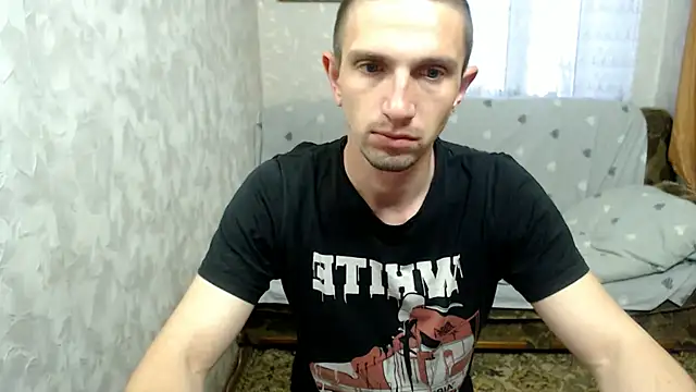 Snapshot of Alexilon chatting on 05-11-26, 04:04 Alexilon online show from 05-11-26, 04:04
