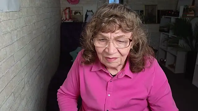 Betty Brick online show from 05-30-26, 04:56