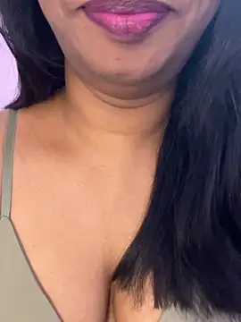 Snapshot of tamil_Aarathi chatting on 05-26-26, 05:22 tamil Aarathi online show from 05-26-26, 05:22