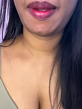 Snapshot of tamil_Aarathi chatting on 06-12-26, 05:21 tamil Aarathi online show from 06-12-26, 05:21