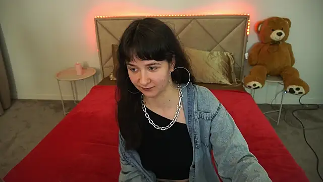 Snapshot of BerryDiva chatting on 05-18-26, 08:13 BerryDiva online show from 05-18-26, 08:13