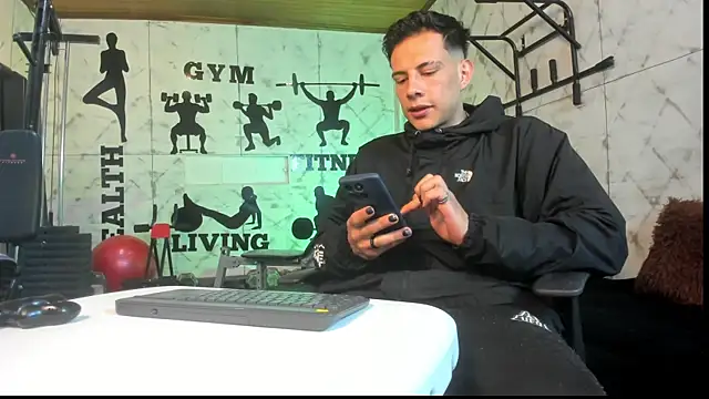 Snapshot of Dustin_Sonne chatting on 06-12-26, 03:37 Dustin Sonne online show from 06-12-26, 03:37
