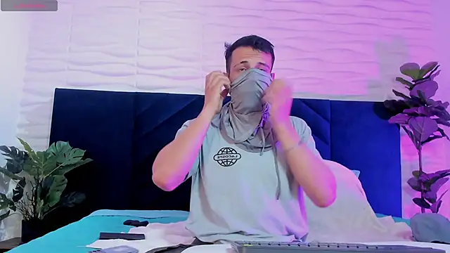 Dustin Sonne online show from 09-14-25, 03:40