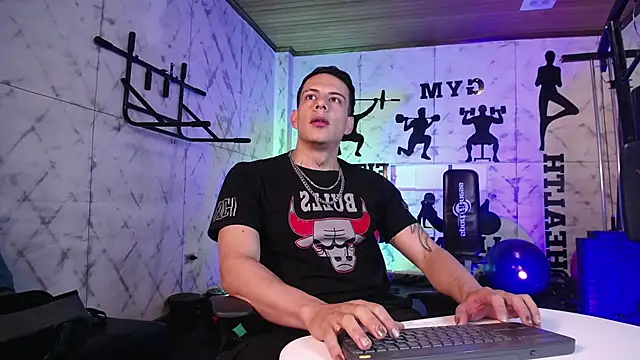 Snapshot of Dustin_Sonne chatting on 04-26-26, 03:37 Dustin Sonne online show from 04-26-26, 03:37