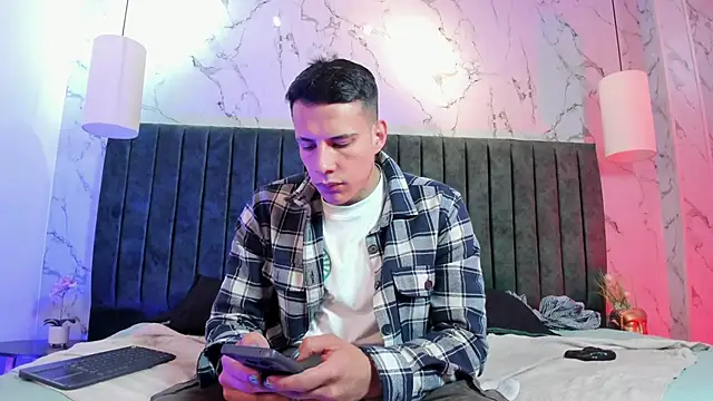 Dustin Sonne online show from 03-10-26, 03:32