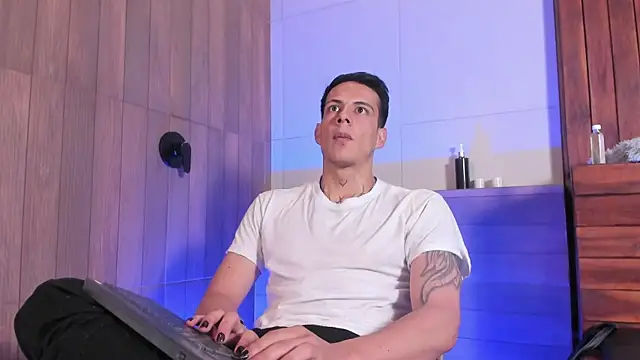 Snapshot of Dustin_Sonne chatting on 05-22-26, 03:37 Dustin Sonne online show from 05-22-26, 03:37
