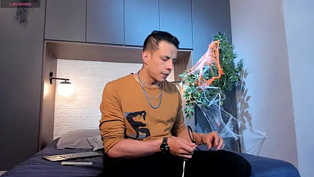 Dustin Sonne online show from 11-07-25, 03:44