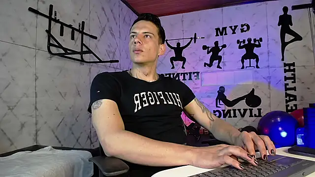 Snapshot of Dustin_Sonne chatting on 05-24-26, 03:17 Dustin Sonne online show from 05-24-26, 03:17