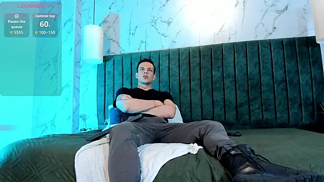 Dustin Sonne online show from 09-19-25, 03:43