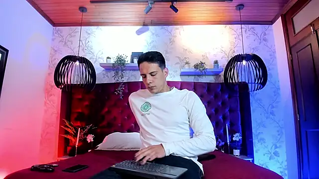 Snapshot of Dustin_Sonne chatting on 05-20-26, 03:36 Dustin Sonne online show from 05-20-26, 03:36