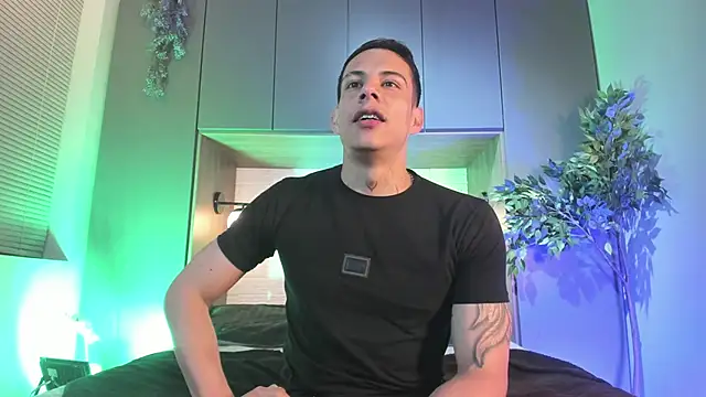 Snapshot of Dustin_Sonne chatting on 04-27-26, 03:37 Dustin Sonne online show from 04-27-26, 03:37