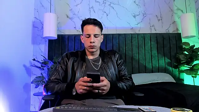 Snapshot of Dustin_Sonne chatting on 07-27-26, 03:24 Dustin Sonne online show from 07-27-26, 03:24