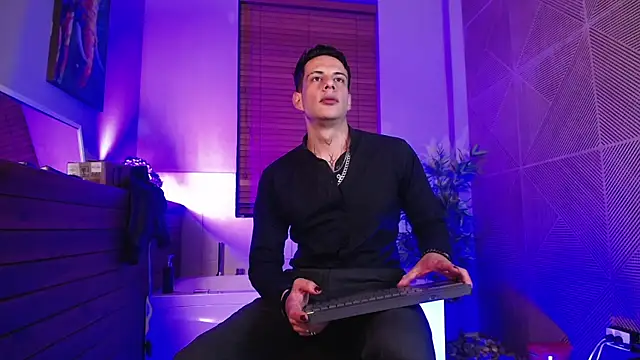 Snapshot of Dustin_Sonne chatting on 07-21-26, 03:41 Dustin Sonne online show from 07-21-26, 03:41