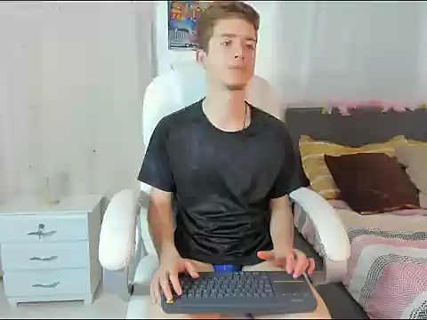 ThiagooJames online show from 11-22-25, 03:16