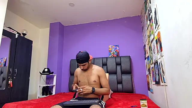 ashtoncooperr online show from 11-08-25, 07:39