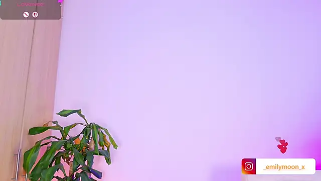 Snapshot of onlyemily_ chatting on 05-01-26, 12:59 onlyemily online show from 05-01-26, 12:59
