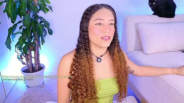 Snapshot of onlyemily_ chatting on 05-21-26, 01:14 onlyemily online show from 05-21-26, 01:14