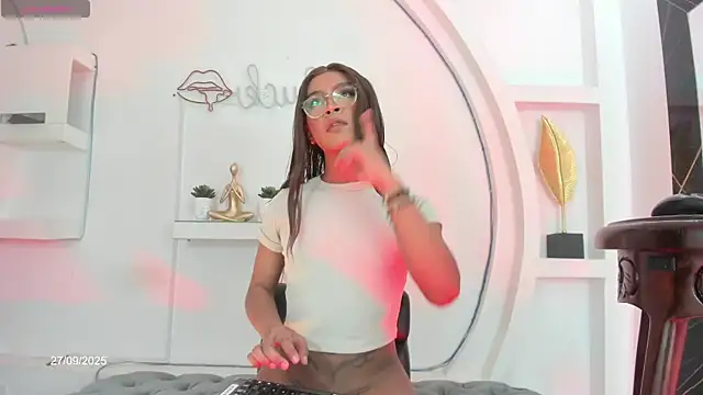 Vicky Hottman online show from 09-28-25, 04:19