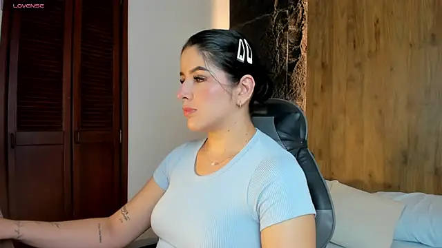 evelin lopezz online show from 10-04-25, 02:13