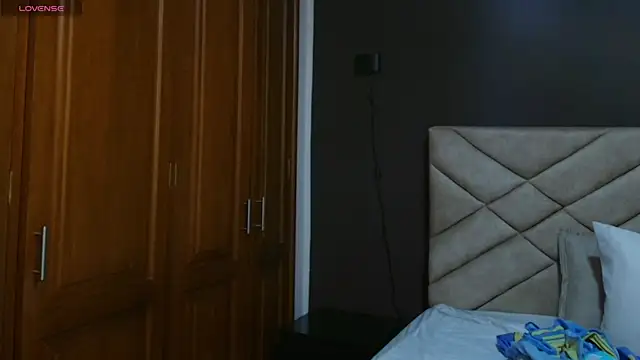 Aleecandrews online show from 10-30-25, 07:55