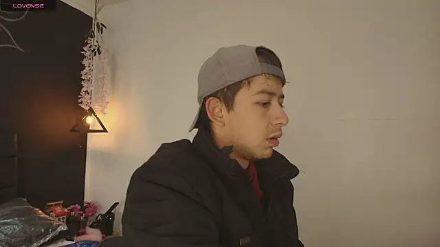 Aleecandrews online show from 11-26-25, 12:16