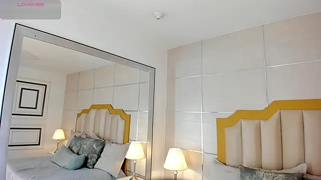 MaddieParker online show from 10-21-25, 07:24