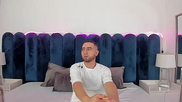Snapshot of Lushian_ chatting on 05-19-26, 04:14 Lushian online show from 05-19-26, 04:14