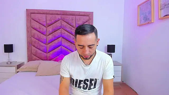 Snapshot of Lushian_ chatting on 02-13-26, 03:23 Lushian online show from 02-13-26, 03:23