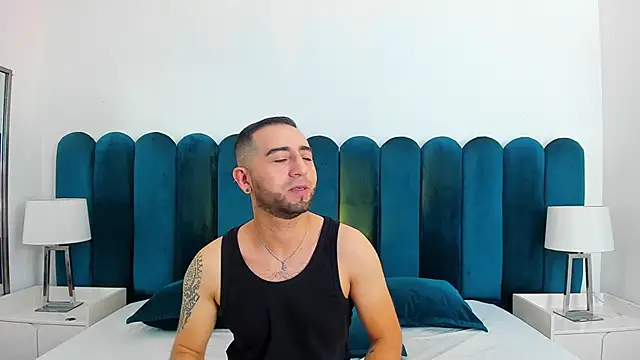 Snapshot of Lushian_ chatting on 06-16-26, 04:18 Lushian online show from 06-16-26, 04:18