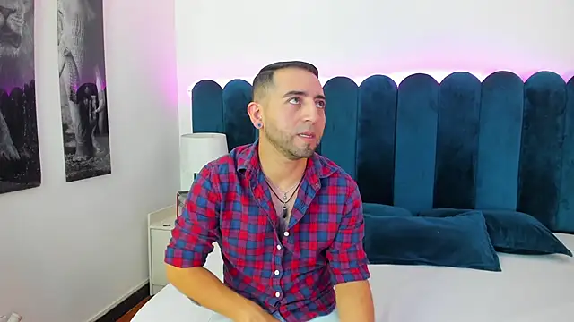 Snapshot of Lushian_ chatting on 02-14-26, 09:26 Lushian online show from 02-14-26, 09:26