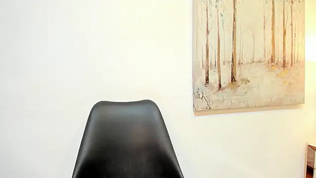 DanniaKross online show from 10-14-25, 08:09