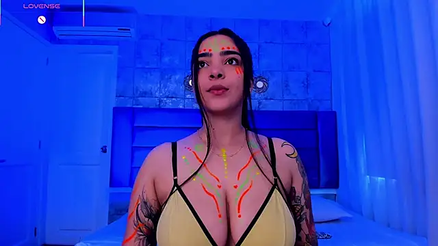 KamilaBetancourt online show from 05-12-26, 02:01