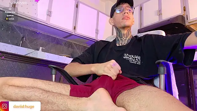 Snapshot of david_huge chatting on 02-25-26, 06:13 david huge online show from 02-25-26, 06:13