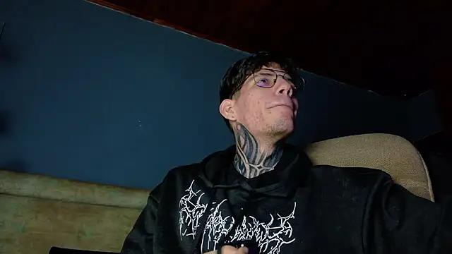 Snapshot of david_huge chatting on 02-14-26, 02:12 david huge online show from 02-14-26, 02:12